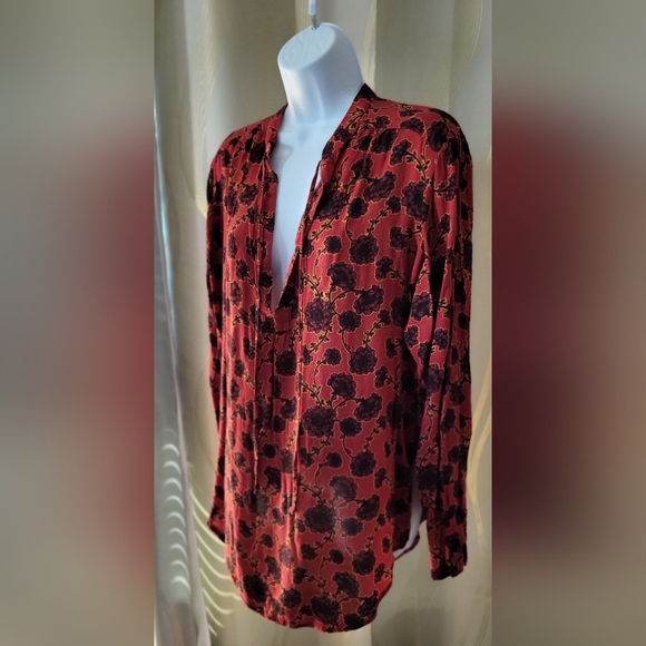V Neck H/L Top/Blouse w/tie neck Red/Black  Size Medium - Picture 2 of 11